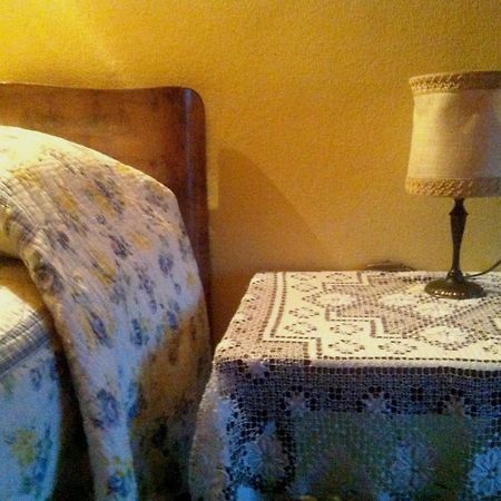 A Casa Di Susi Bed & Breakfast กัสเตลนูโอโว เดล การ์ดา ภายนอก รูปภาพ
