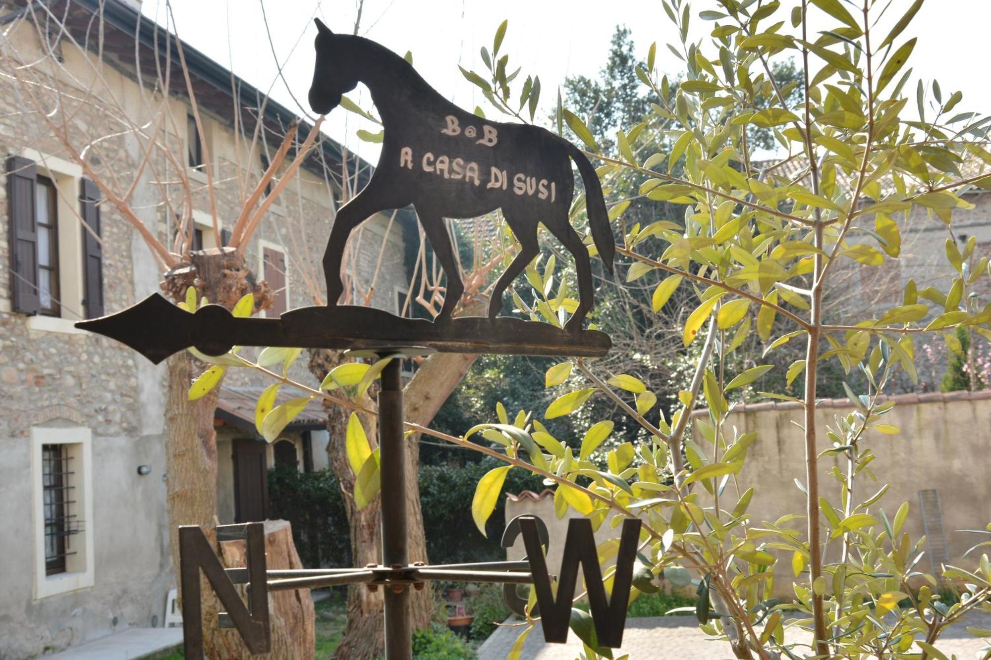 A Casa Di Susi Bed & Breakfast กัสเตลนูโอโว เดล การ์ดา ห้อง รูปภาพ